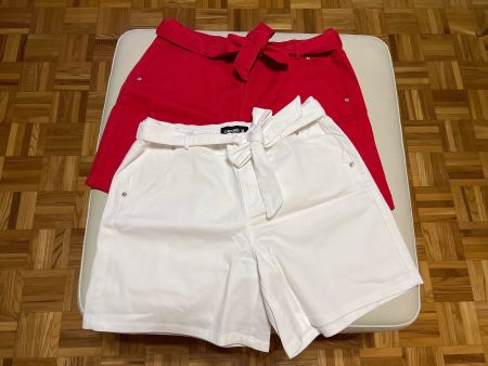 2x Damen Shorts Gr. M - Rot und Weiss -Neu