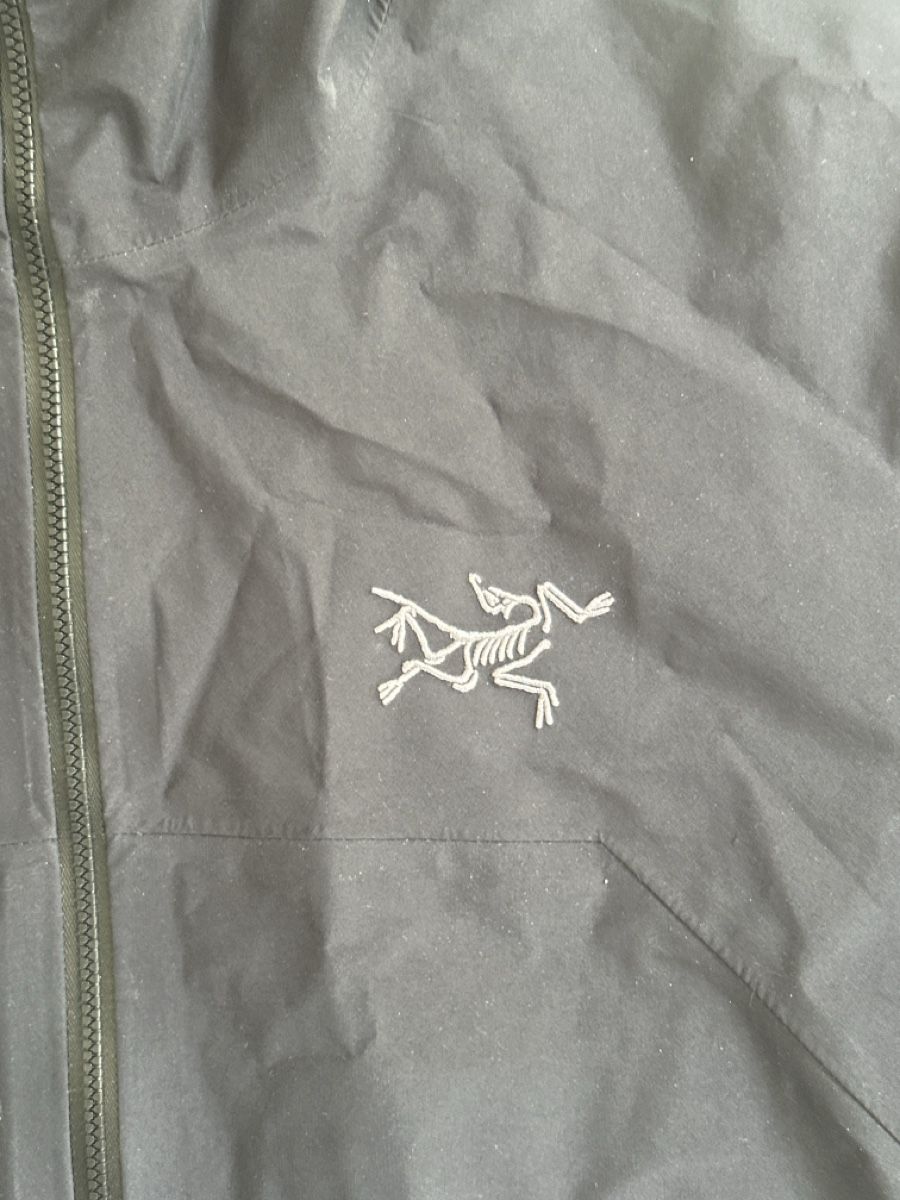 Arcteryx Vestes: Arcteryx GoreTex Regenjacke XL – Neuf (Voir description) à Ebmatingen par eri_8kbj 2
