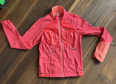 Damen Sportjacke Grösse XS, Atmungsaktiv
