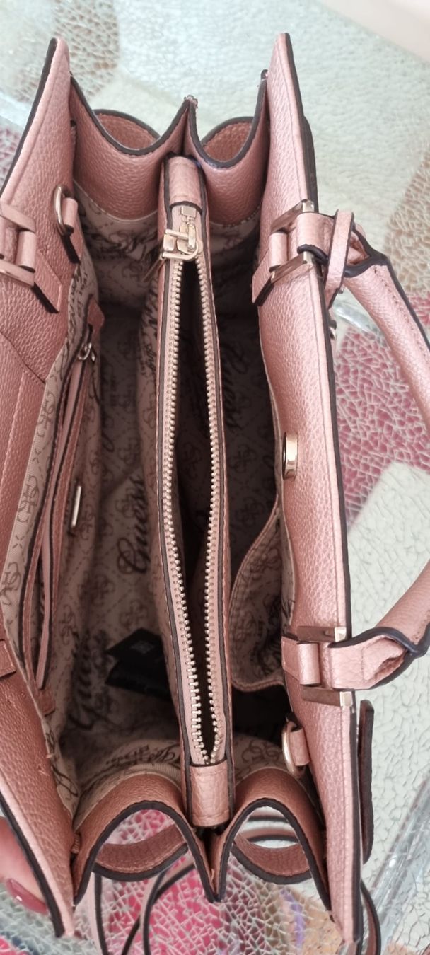 Guess Sacs femmes: Guess Handtasche – Neuf avec emballage d'origine à Luzern par Reni025 7