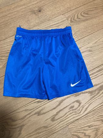 NIKE Turnhosen Gr.140-152