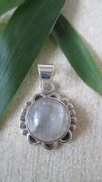 Wundervoller Mondstein Anhänger rund 925er Sterling Silber