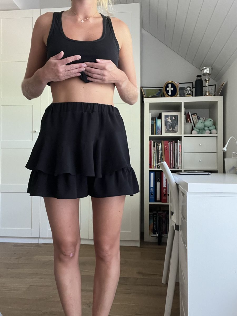 Zara Gonne: ZARA, black skirt with shorts.  – Usato da Mies venduto da sgr_887d 5