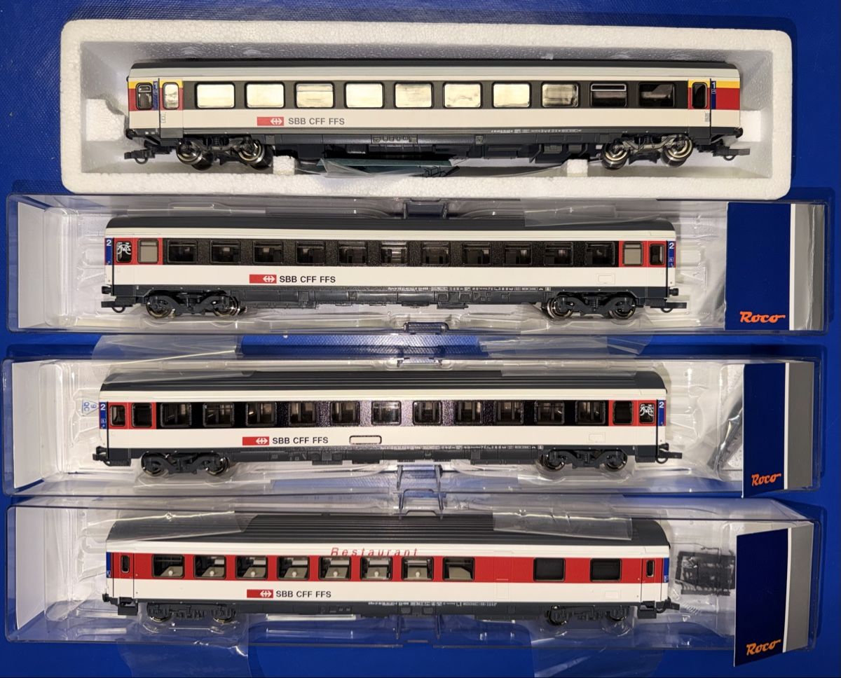 Roco Modelleisenbahnen: 4x SBB Personenwagen – Neu und originalverpackt aus Frick von Freddoo93 3