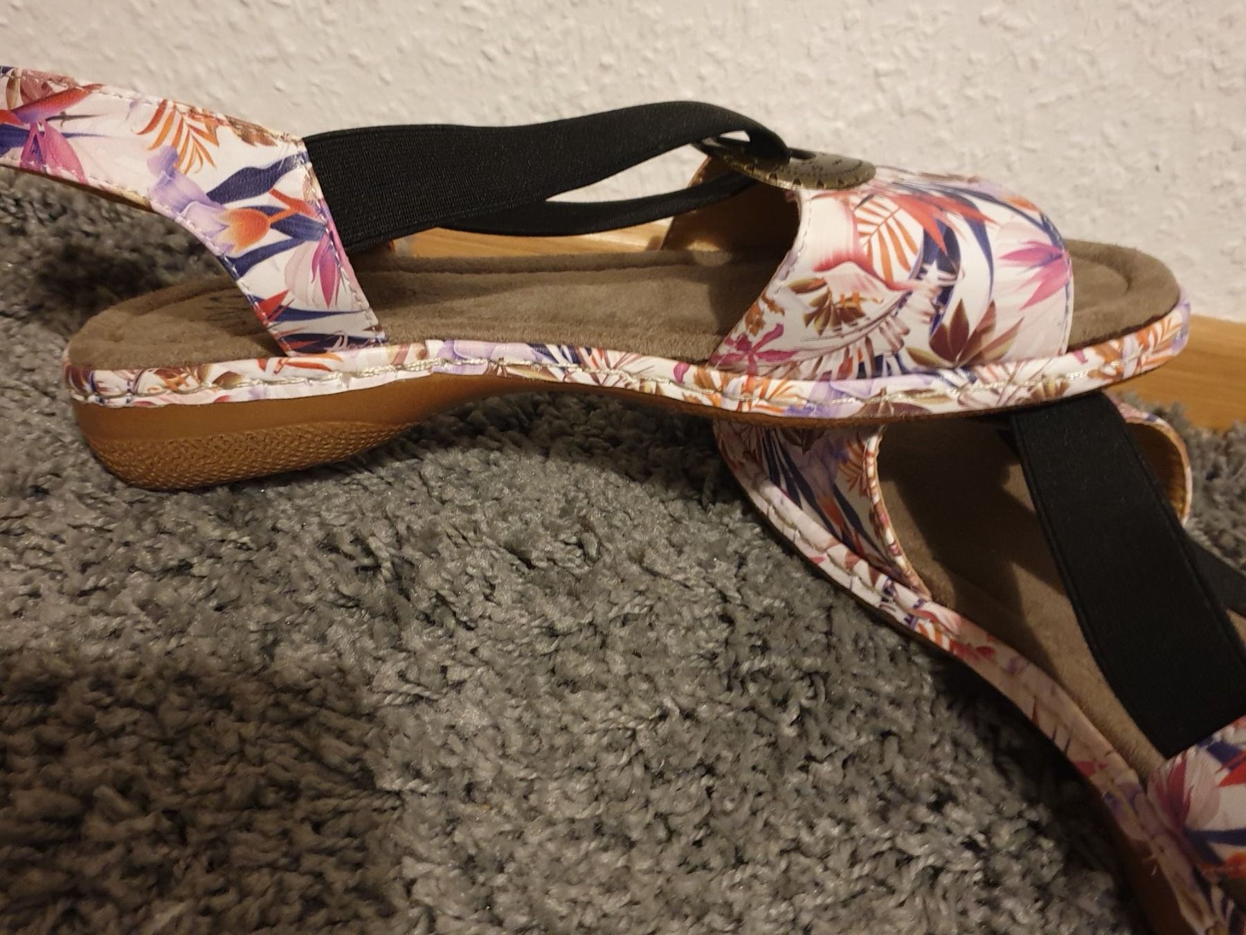 Scarpe da donna: Sandale, 40, Liva loop, état comme  neuf – Nuovo (secondo la descrizione) da Neuchâtel venduto da Verenas12 3
