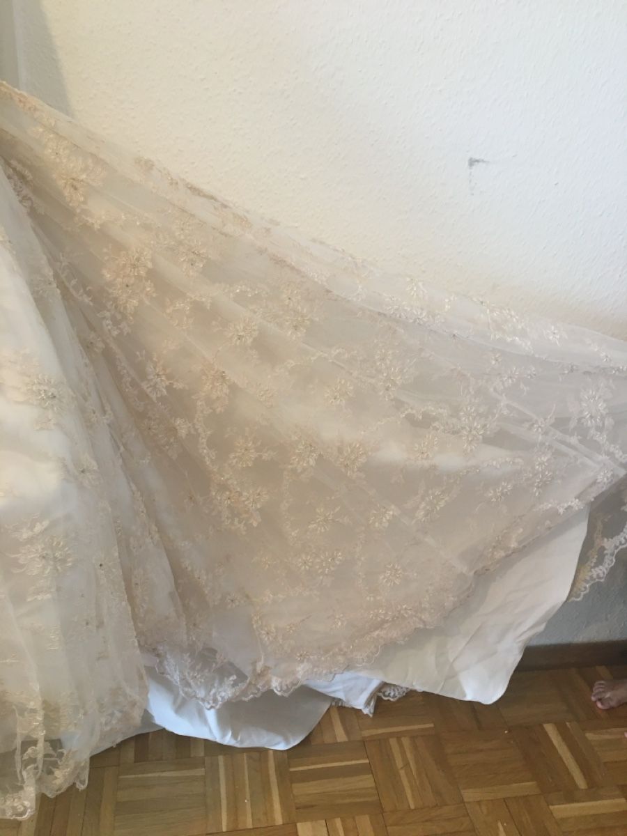 Robes: Robe mariage – Neuf (Voir description) à Genève par ibrahim9dd17 2