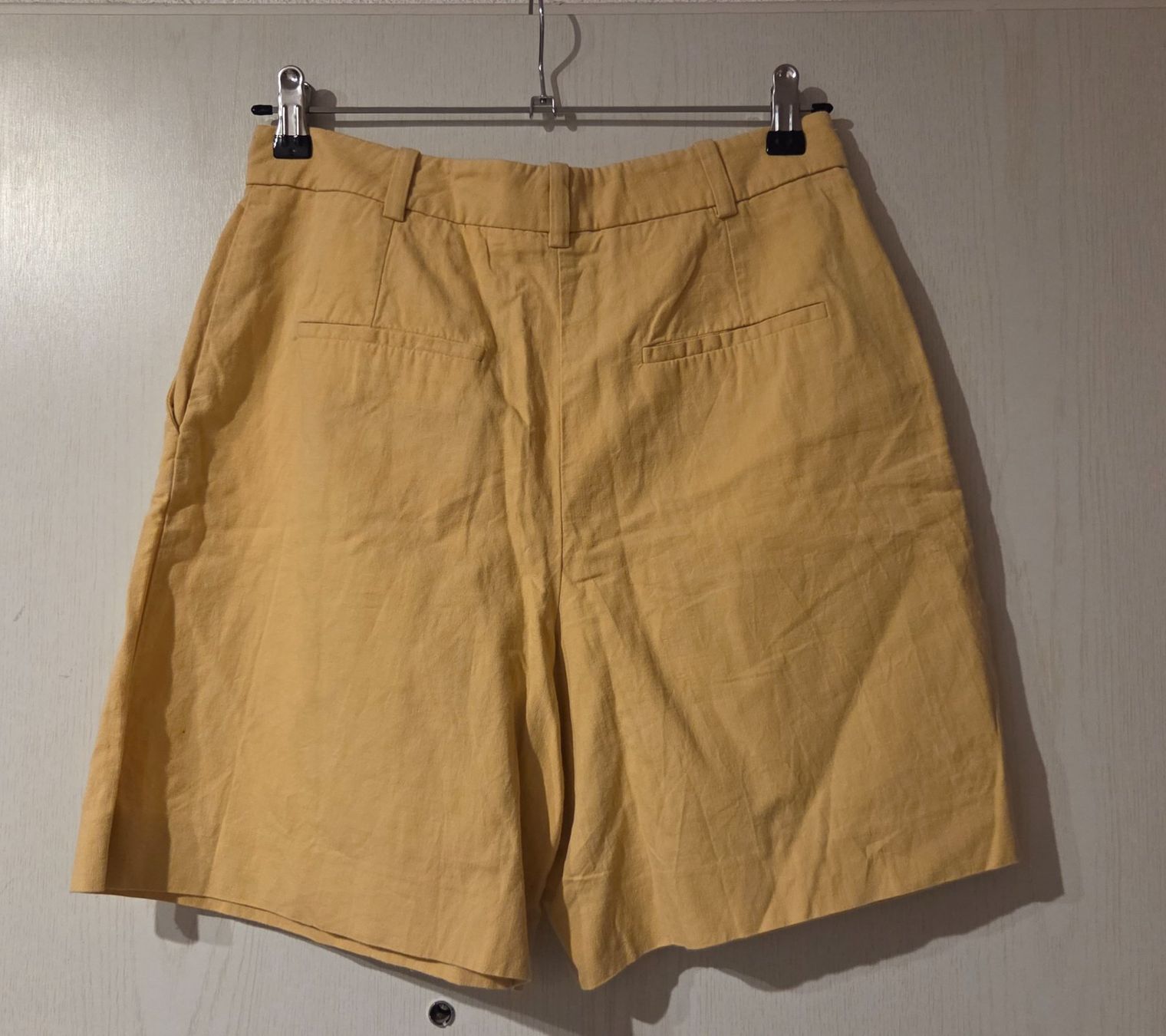 Mango Hosen: Shorts von MANGO (Grösse 36) – Gebraucht aus Zürich von wile_coyote 1