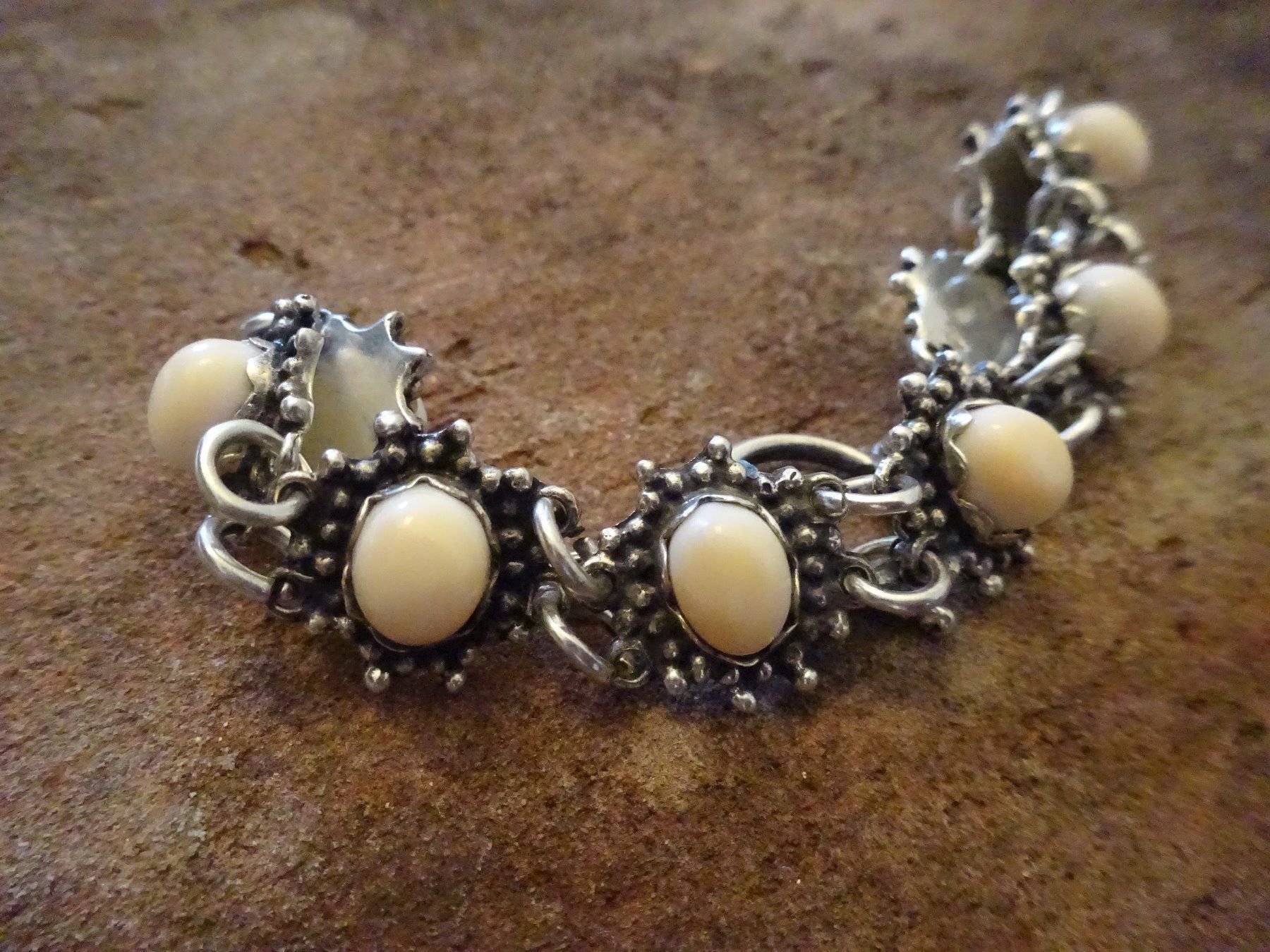 Bracciali & Braccialetti: Armband Engelhaut Koralle / 800 Silber – Usato da Esslingen venduto da FetteSchnecke 1