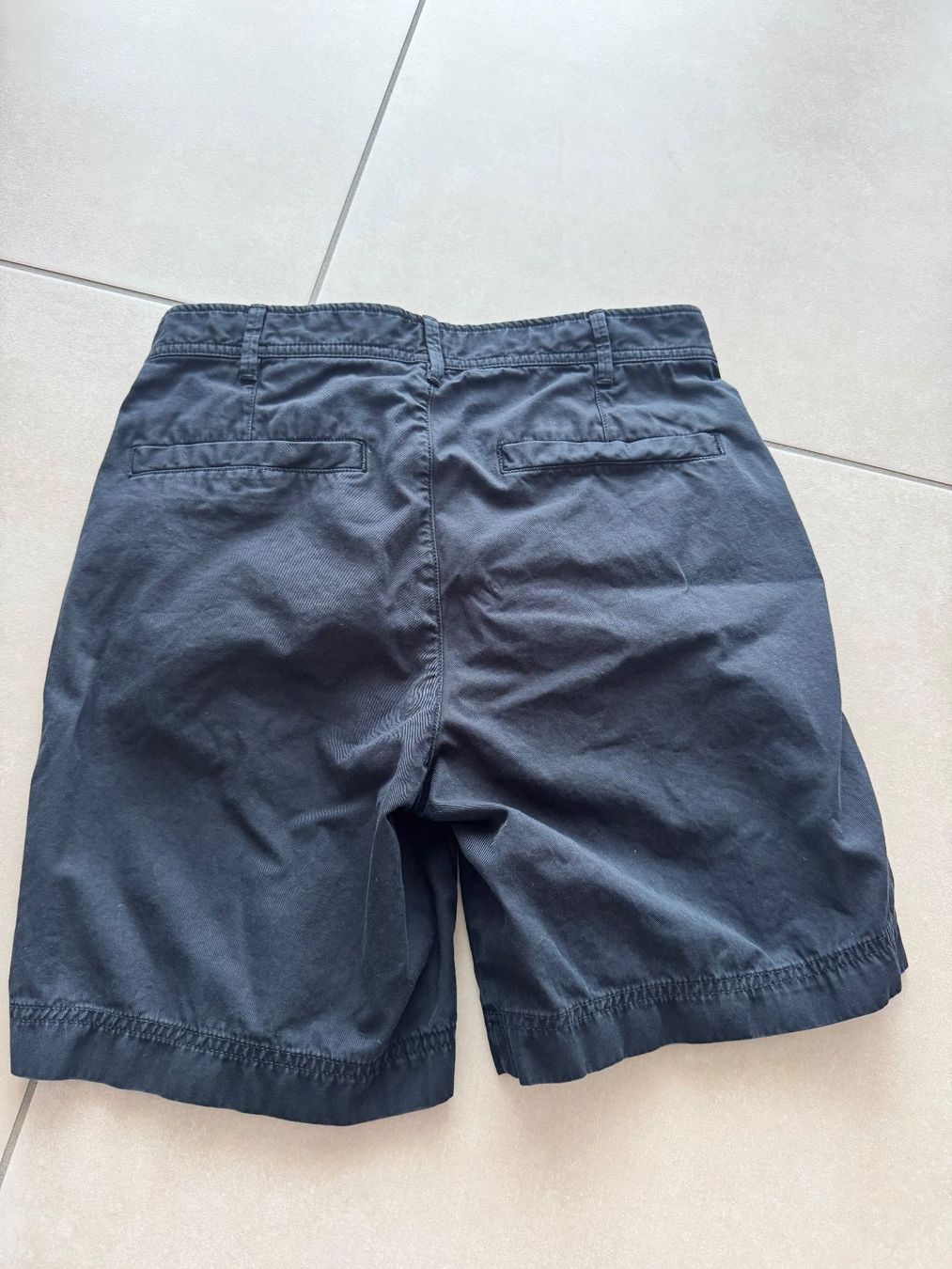 Massimo Dutti Pantaloni: Massimo Dutti Shorts blau Grösse 30 gebraucht – Usato da Meierskappel venduto da kev_nn8q 1