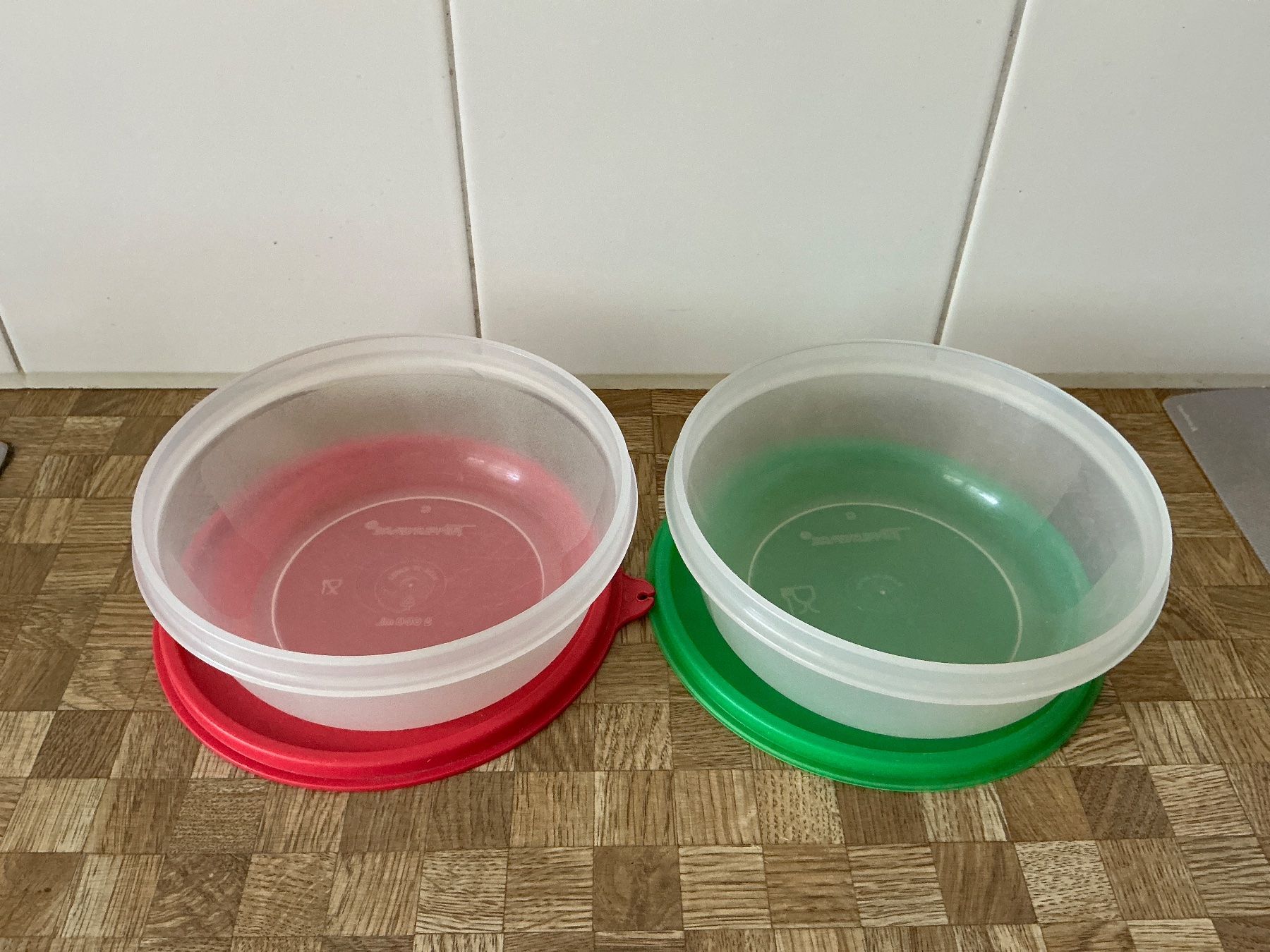 Tupperware Behälter & Ähnliches: Tupperware 2 Schüsseli – Gebraucht aus Birmensdorf ZH von Hilhan 2