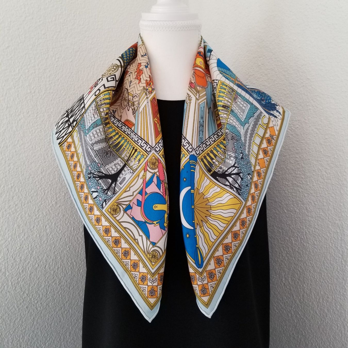 Foulards, Tücher & Schals: NEW 65cm Silk Twill Scarf Luxurious Pattern Carriage & Bugs – Neu und originalverpackt aus Baar von virginiablossoms 1