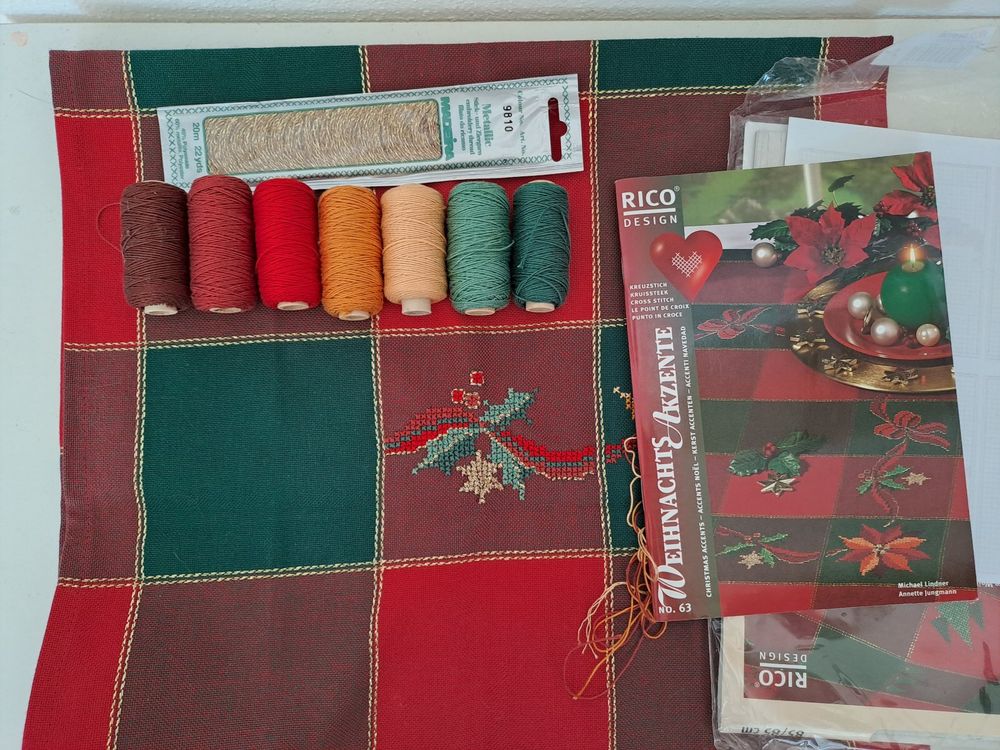 Weihnachtsläufer 5x15 Cm – Rote Schneeflocken, Rutschfest & Waschbar, Für Flur & Küche