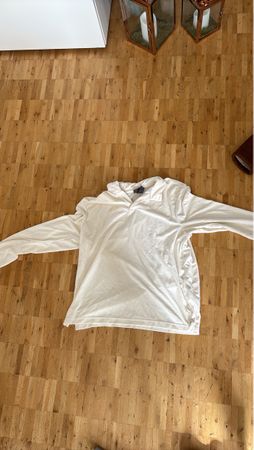 Langarmshirt weiss mit Kragen einwandfreier Zustand