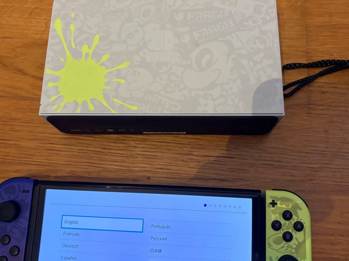 Nintendo Konsolen: Nintendo Switch Konsole OLED Splatoon Edition – Gebraucht aus Zürich von Dudu2020 2