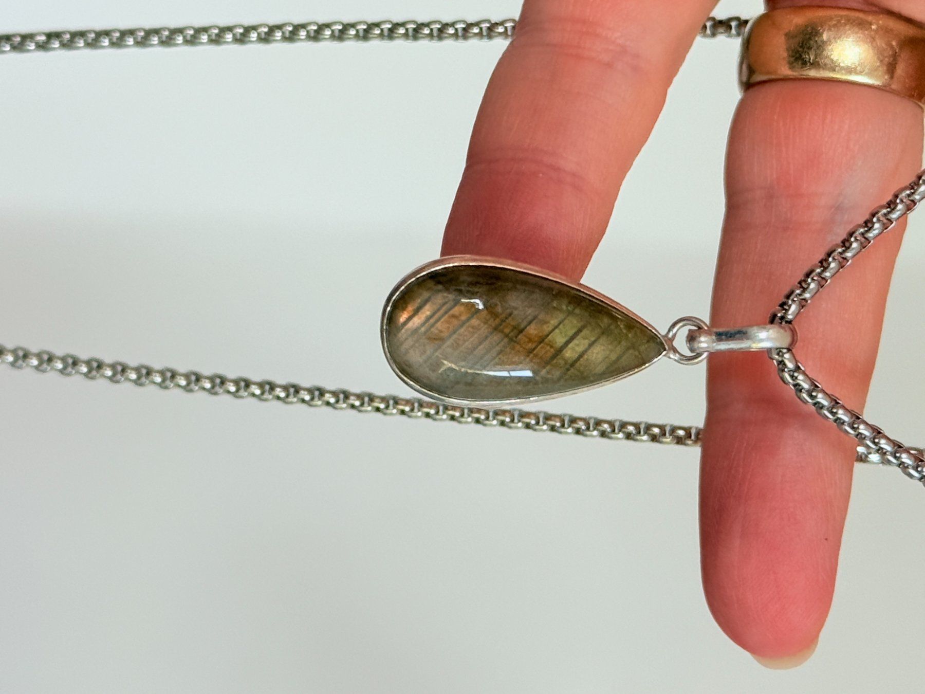 Ketten: Collier avec labradorite - Élégant & Naturel! – Neu und originalverpackt aus Genève von AWWA 3