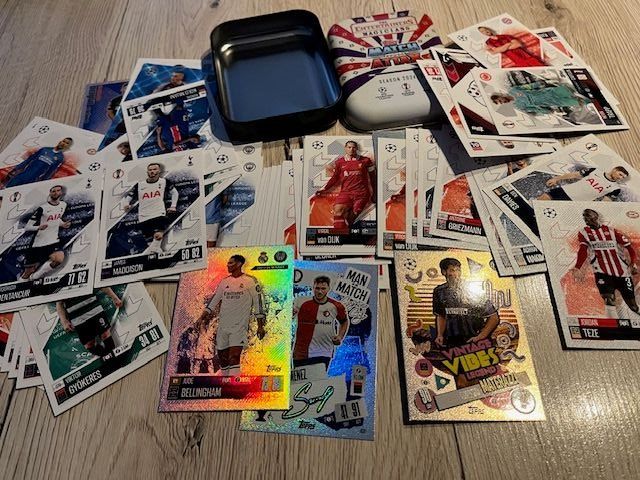 Topps Match Attax Heroes 24/25 50  Karten 1