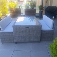 Rattan Tisch mit 4 Sitzbänken und Kissen