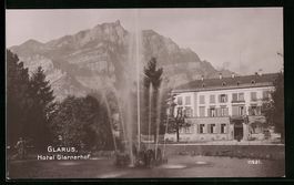 Glarus, Hotel Glarnerhof mit Springbrunn
