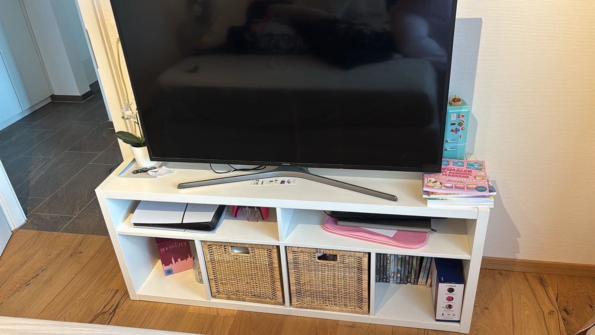 Ikea TV Möbel: TV Fernsehmöbel IKEA – Gebraucht aus Seftigen von noe_5vrp