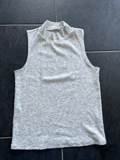 Blusen, T-Shirts & Tops: Pimkie Shirt, Grösse S – Gebraucht aus Eschenbach SG von Anisti13