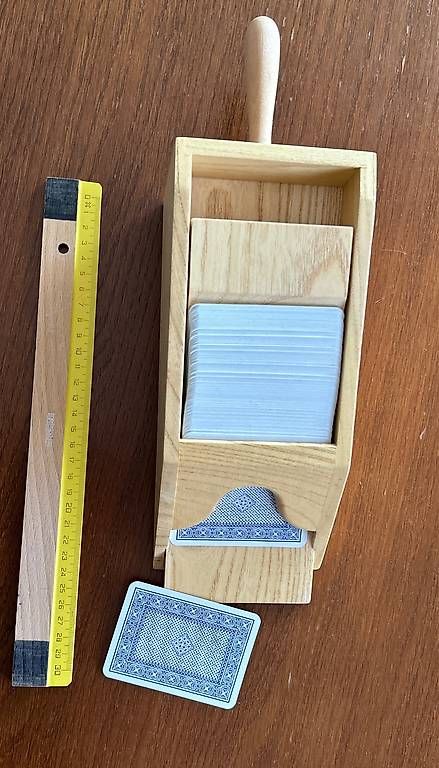 Giochi: Kartengeber Kartenschlitten Holz – Nuovo (secondo la descrizione) da Biel/Bienne venduto da fam_qjh6