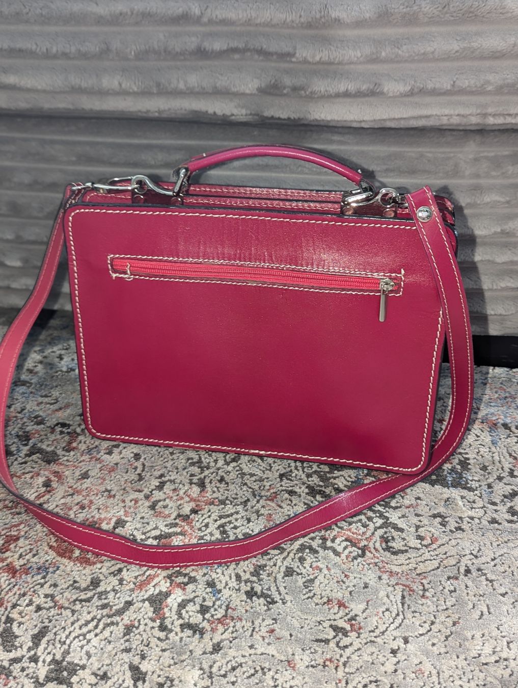 Borse da donna: Ledertasche leuchtend Himbeere Farbe – Usato da Winterthur venduto da losa_p966 2
