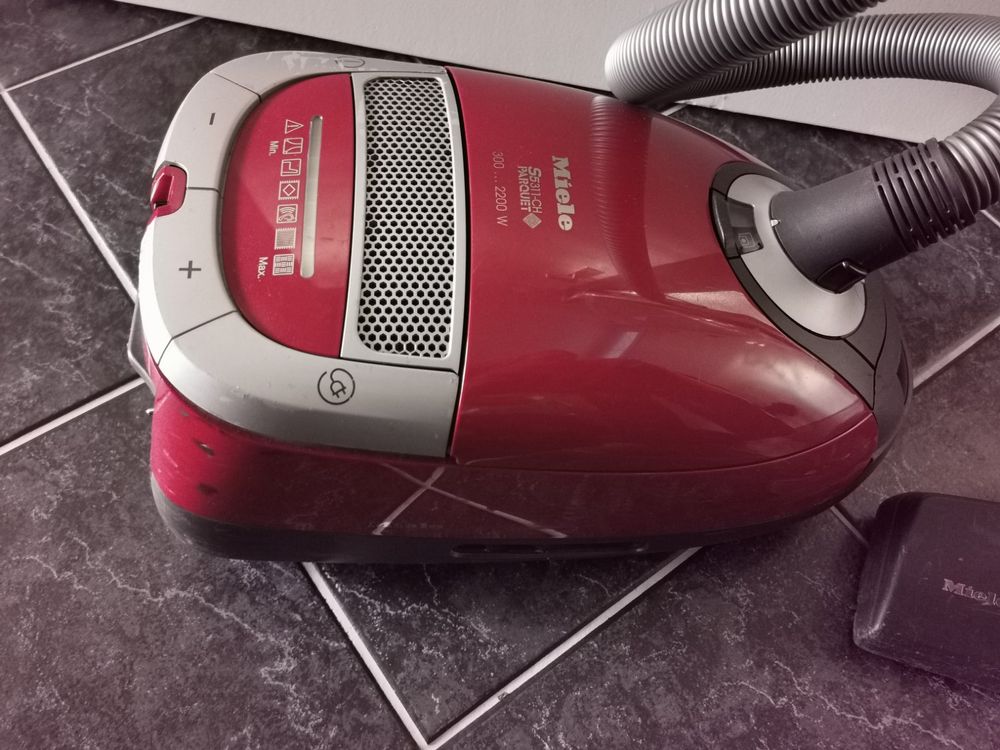 MIELE - Aspirapolvere a traino GUARD S1 PARQUET XL-Bianco