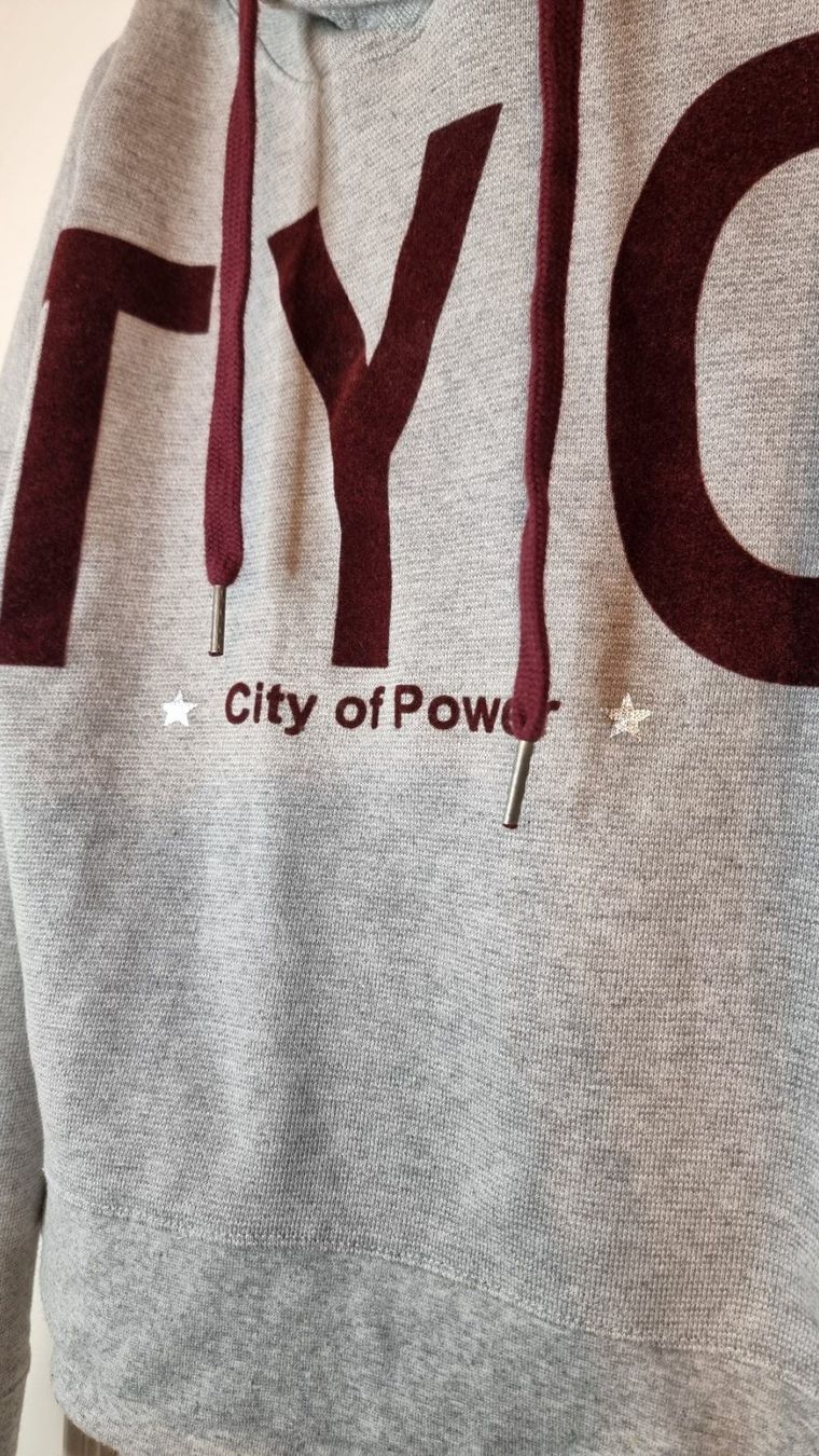 Maglioni & Felpe: Pullover Größe 38/M mit TOKYO Logo💫 – Usato da Wald ZH venduto da Martin79 2