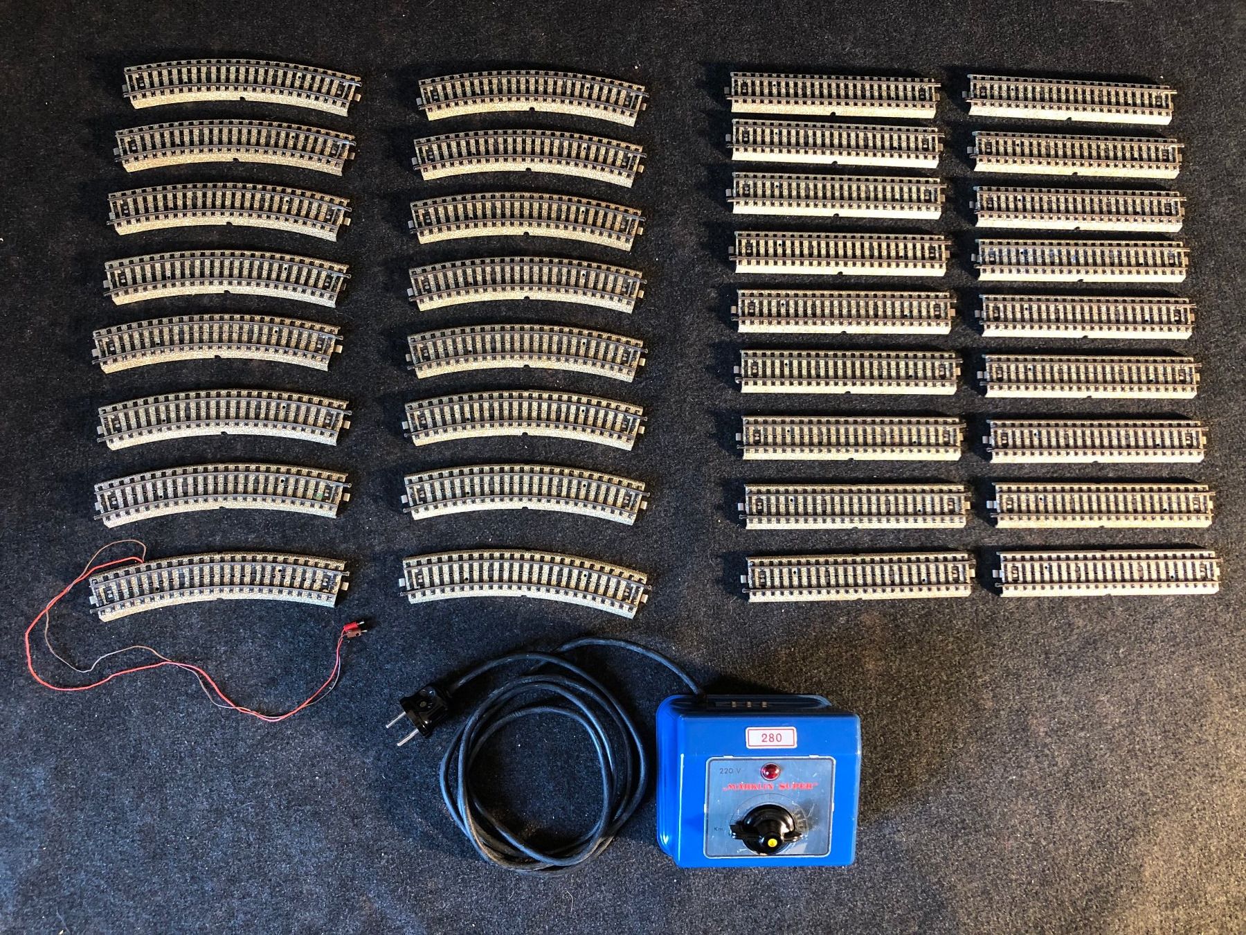 Märklin Modellini di ferrovie: Märklin Super, controller. Rails : 18x5100. 16x5100. – Usato da Saignelégier venduto da Ax3l 2