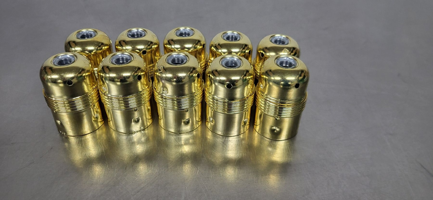 Lampade: 10 Lampenfassungen E 27 Messing – Nuovo e nell'imballaggio originale da Zürich venduto da timbuktu03