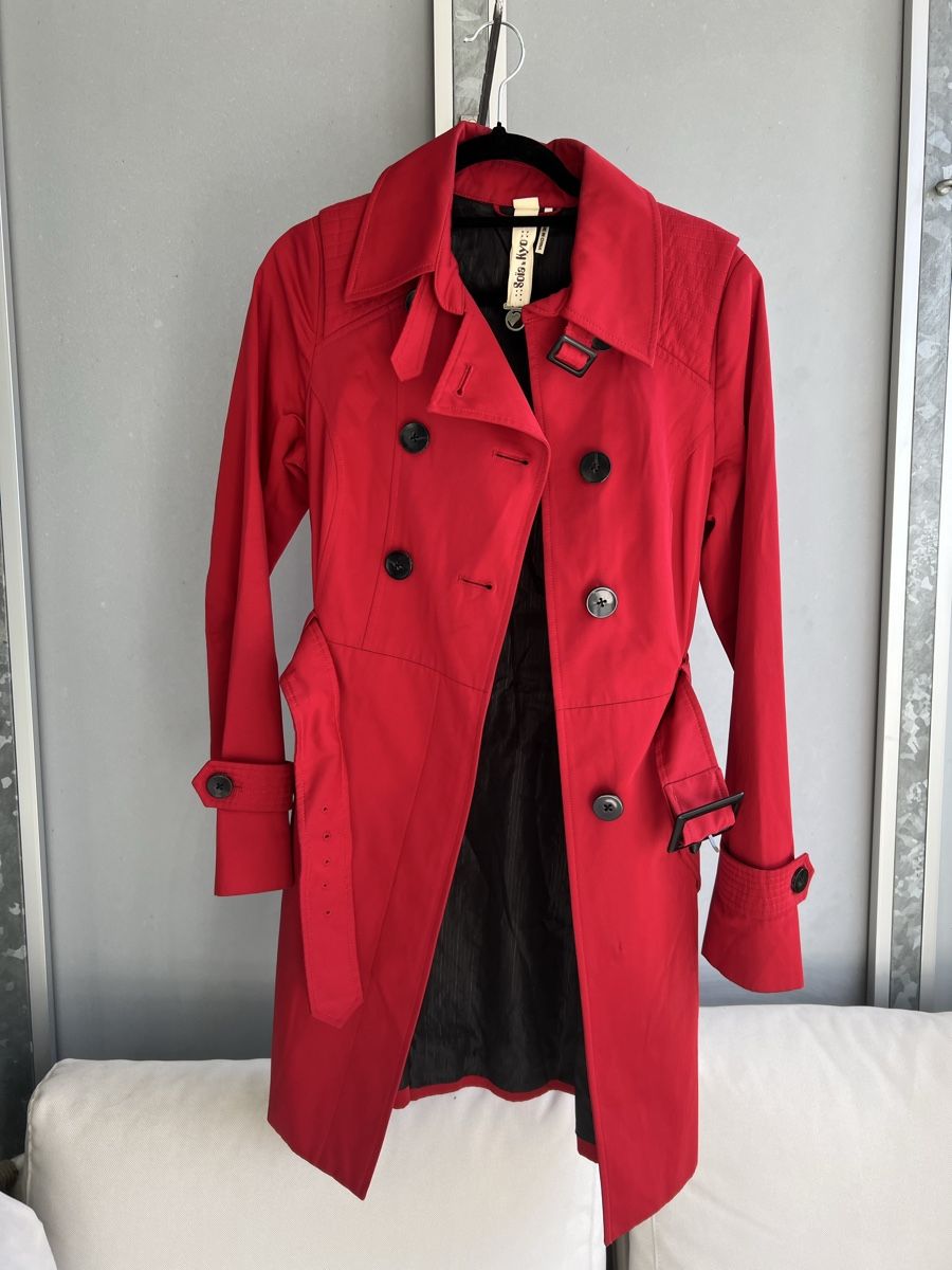 Cappotti: Roter Damen Trenchcoat, Grösse S/M – Usato da Zürich venduto da Mariesieger 1