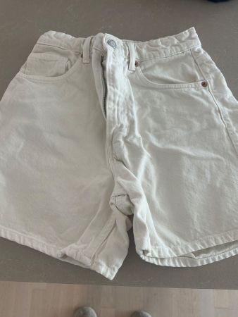 🤍 Zara Jeansshorts | Cremeweiss | Gr. 36