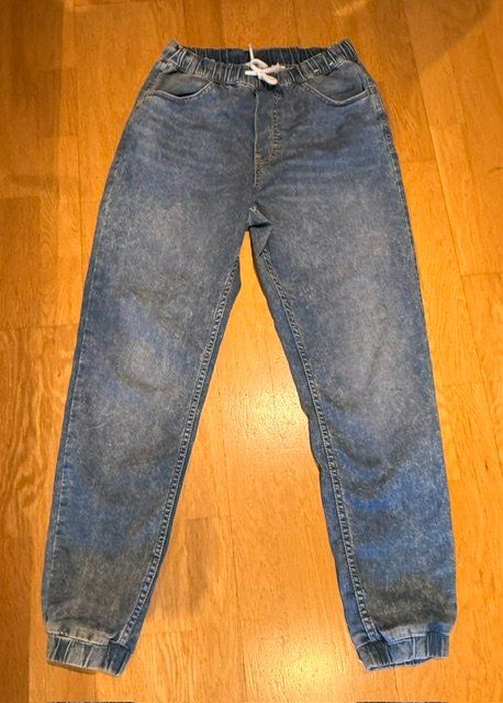 H&M Pantaloni: Jeans Jogger H&M 158 Neu – Nuovo (secondo la descrizione) da Lömmenschwil venduto da classico01