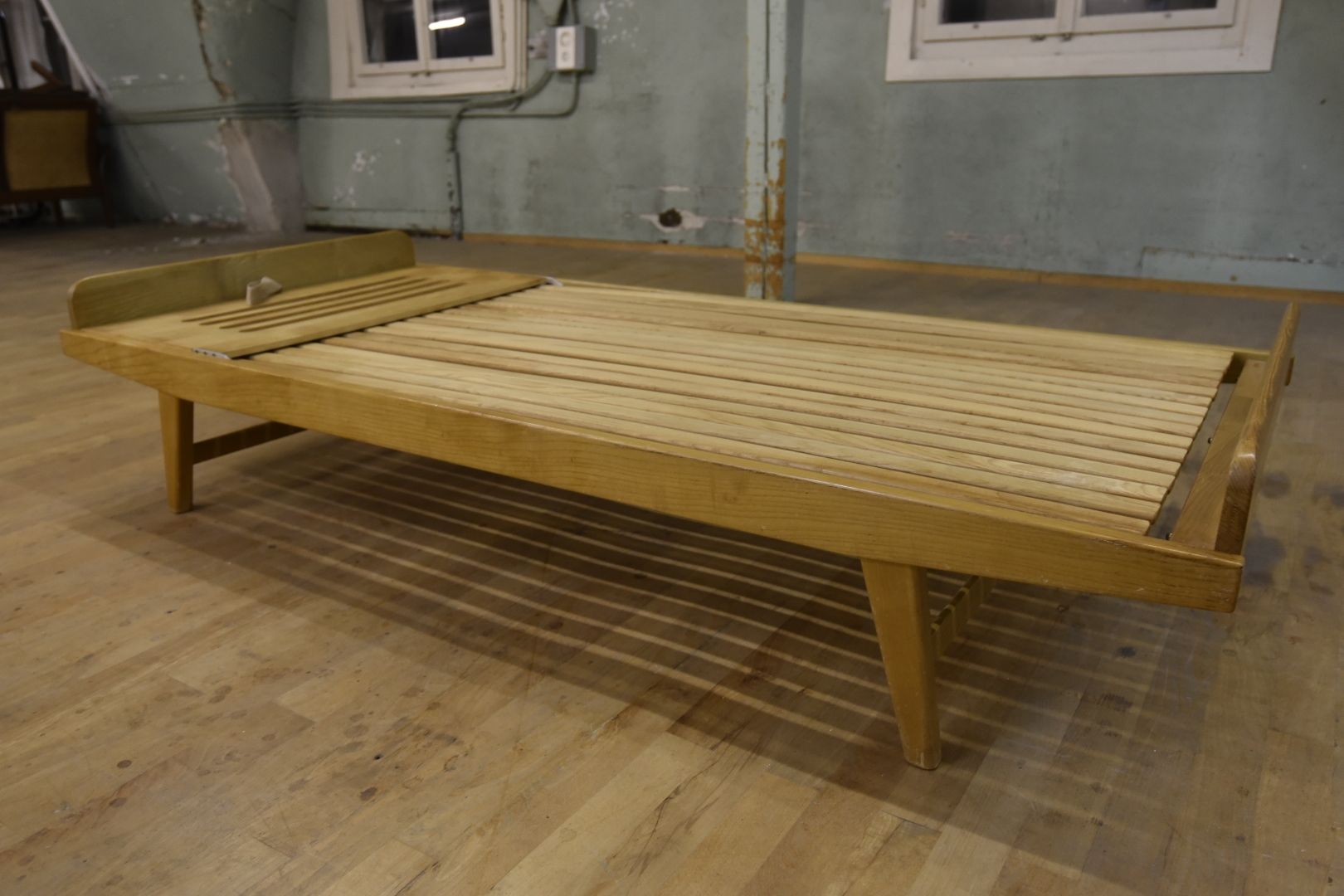 Betten: Designklassiker Bett von Holma – Gebraucht aus Lichtensteig von Usedinstorecom 5