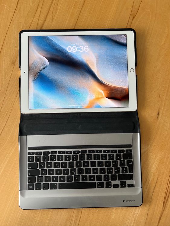 iPad Pro 13'' Puce Apple M4 256 Go Argent Wi-Fi 7eme generation 2024 pas cher