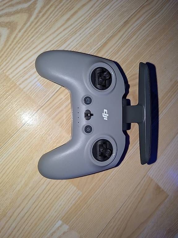 DJI Modellismo RC: dji fpv remote controller 2 – Usato da Herzogenbuchsee venduto da GreenLimits