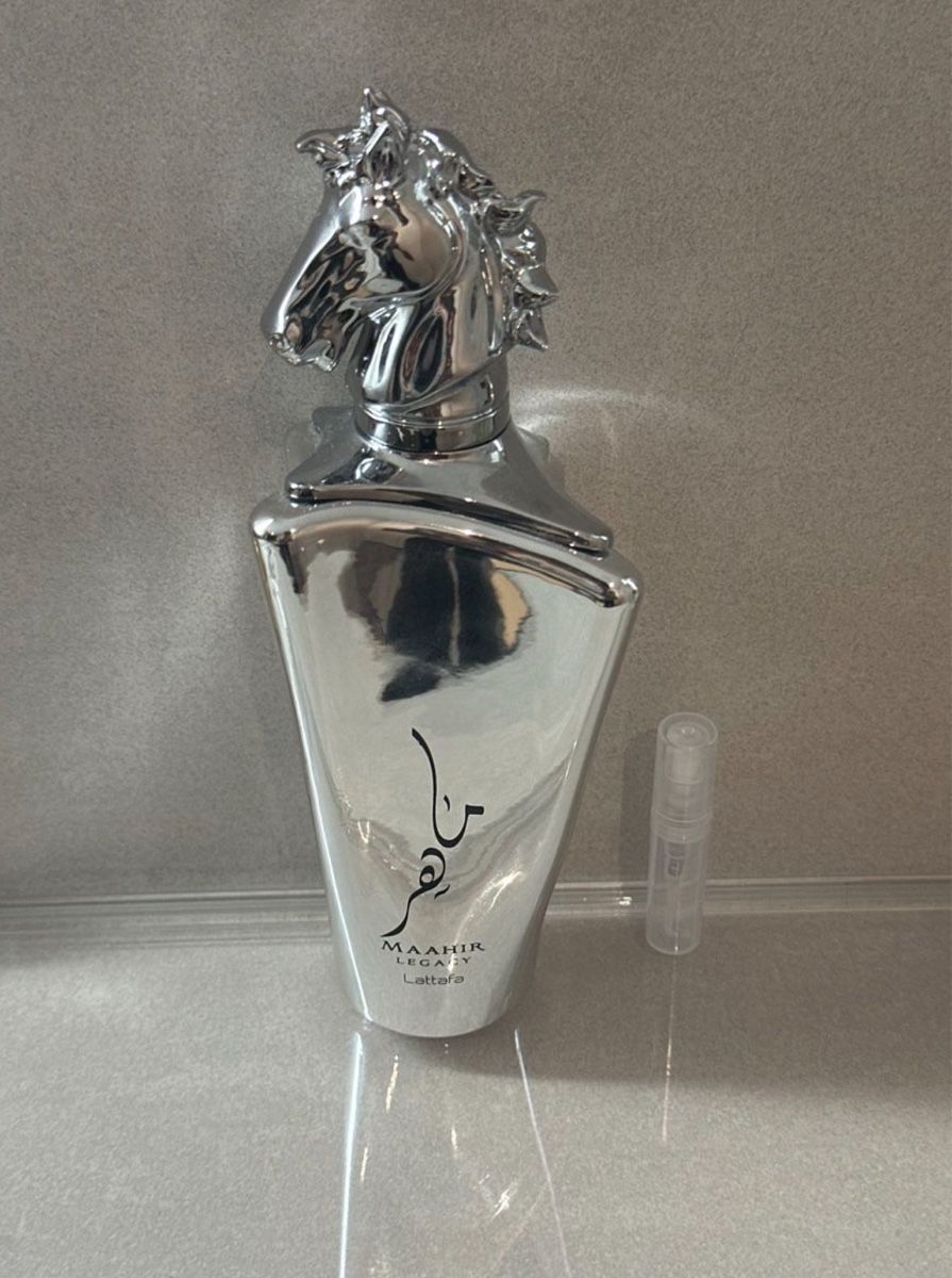 Lattafa Profumi & Eau de Toilette: Maahir Legacy, Lattafa | Abfüllung 2ML – Nuovo (secondo la descrizione) da Neerach venduto da Parfum_98