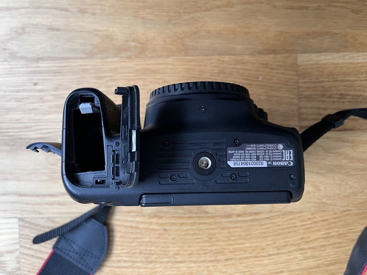 Canon Fotocamera: Canon EOS 77D – Usato da Zürich venduto da a.b.2025 6