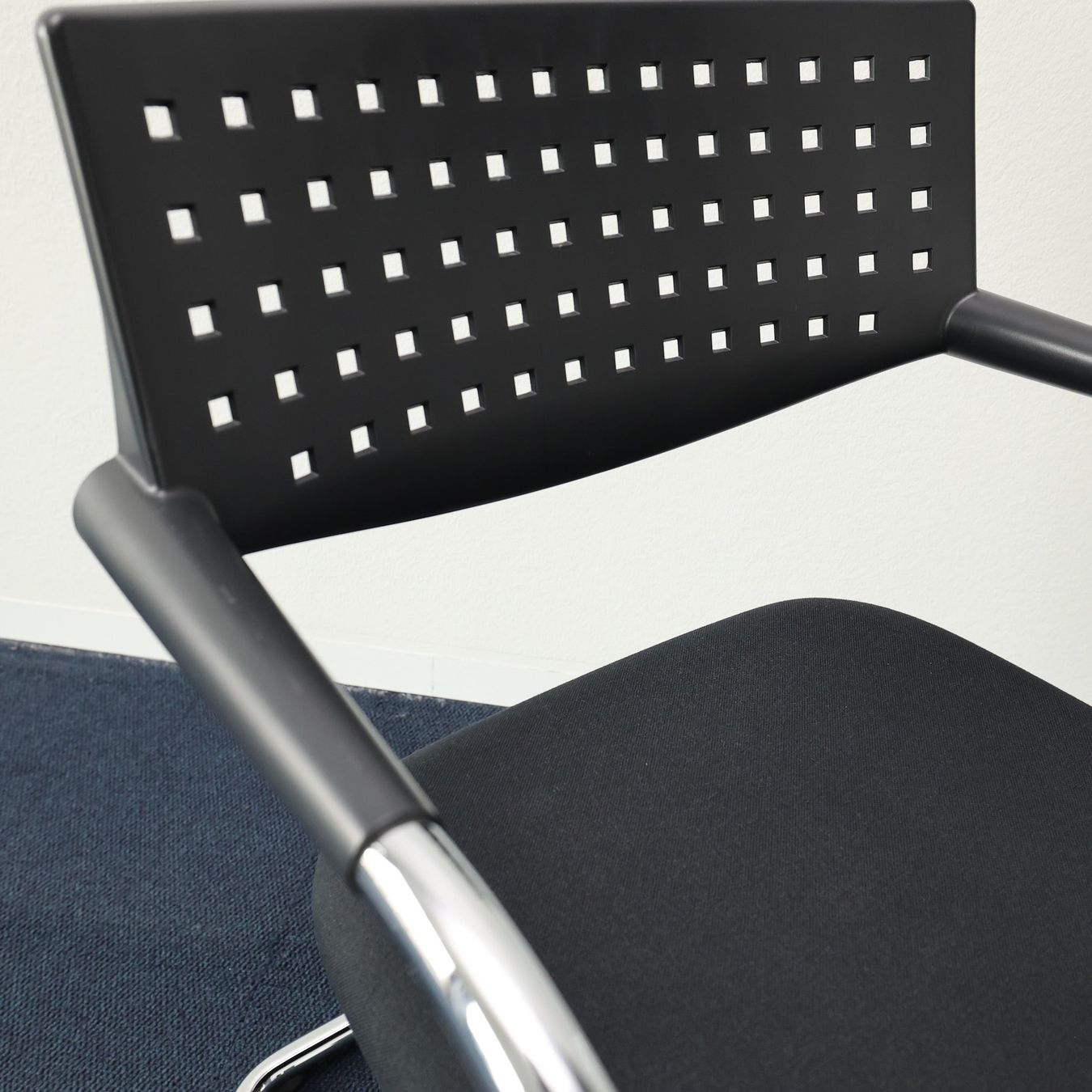Vitra Chaises: Vitra Vis a Vis Freischwinger – D'occasion à Affoltern am Albis par Zapro 4