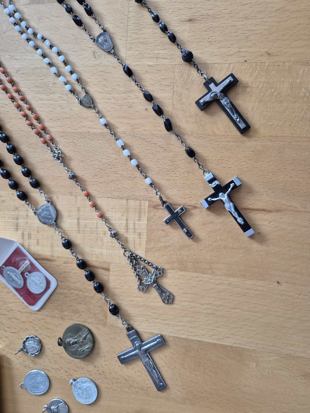 Altri gioielli: Religiöses Konvolut – Usato da Vilters venduto da Fleiflomi 1