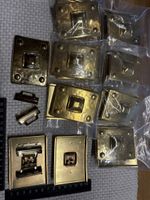 18 Gürtelschnallen gold farbig