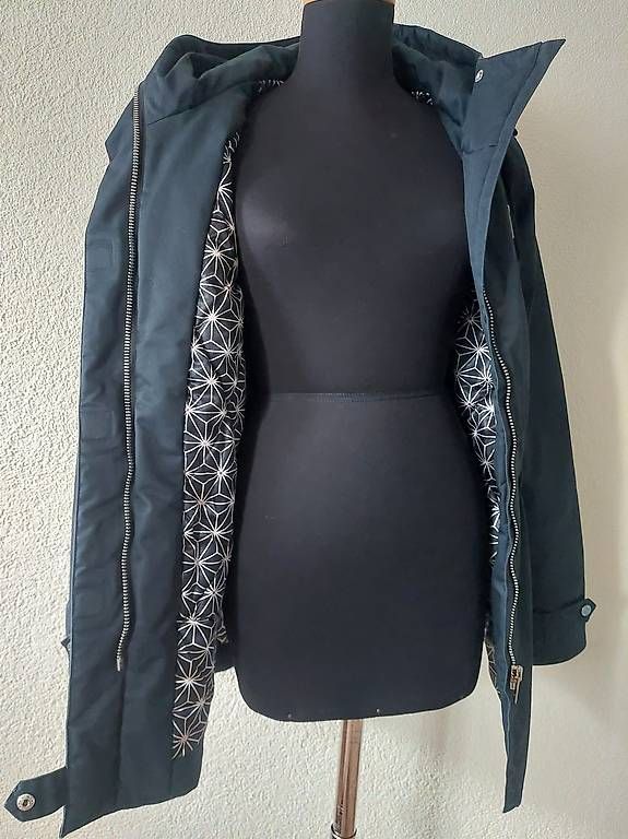 Jacken: Elvine Winterjacke Grösse S – Gebraucht aus Zofingen von Lottischilet