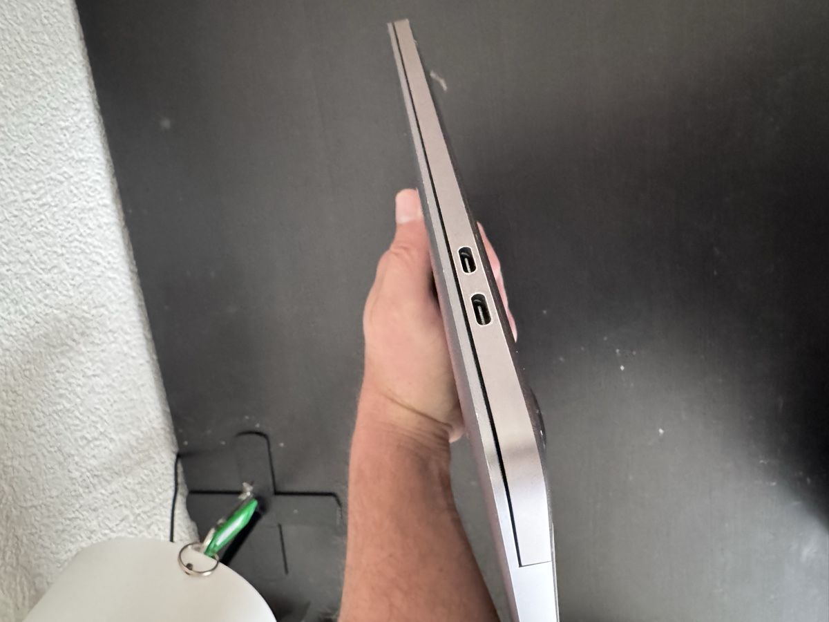 Apple Notebooks: MacBook Pro – Gebraucht aus Unterengstringen von vla_hg6q 6