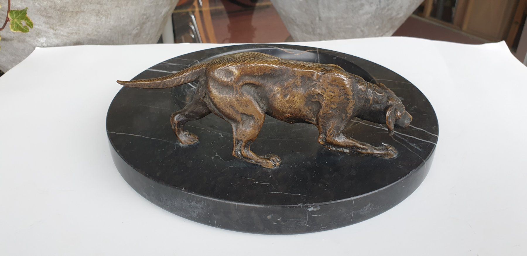 Sculture & Statue: Bronze Jagdhund auf Marmorschale – Usato da Emmen venduto da Brockofsky 5