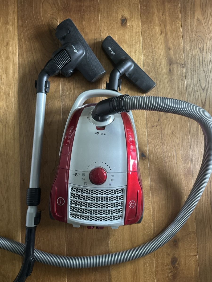 Staubsauger & Zubehör: Staubsauger Aevon Elite Clean 3.1 rot/silber – Gebraucht aus Niederhasli von spiff67