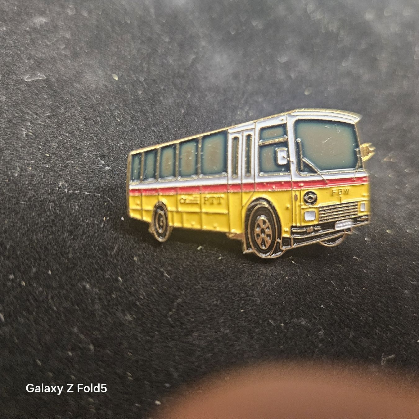 Plaketten & Abzeichen: Vintage PTT Bus Anstecknadel / Pin. – Neu (gemäss Beschreibung) aus St. Gallen von urs_j5tp