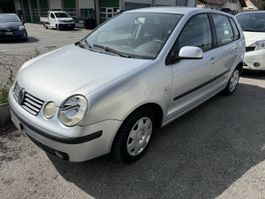 VW Polo 1.2 Limousine grau 153'623 km Jahrgang 2002