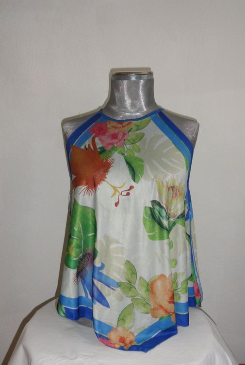 haut blanc et fleuri neuf taille unique (d
