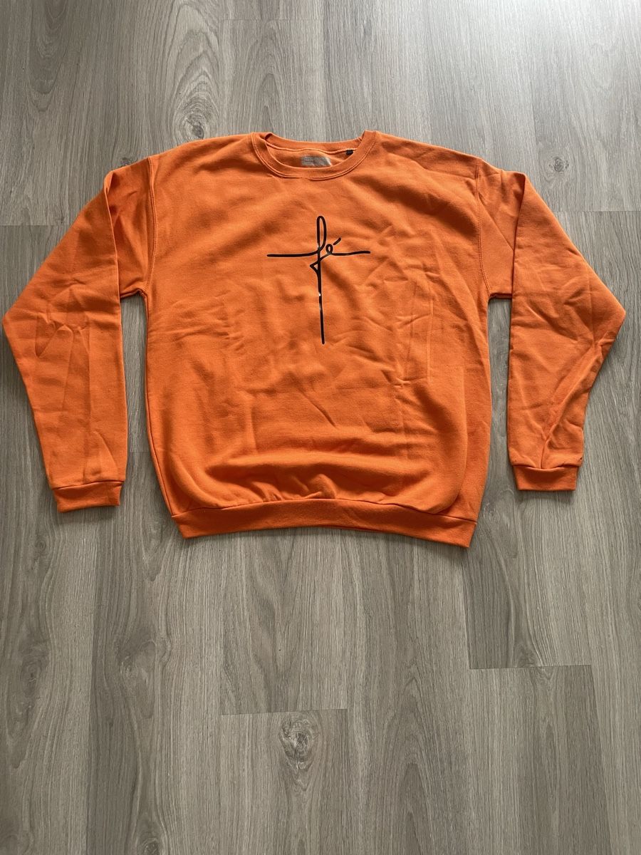 Maglioni & Felpe: Orange Pullover mit Aufdruck "Fe" - Lässiger Herbstlook! – Nuovo e nell'imballaggio originale da Biel/Bienne venduto da Bolagol9
