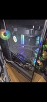Gaming PC mit RGB-Lüftern und Wasserkühlung